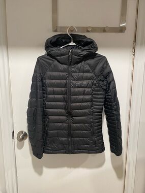 Women's Black Hooded Puffer Jacket